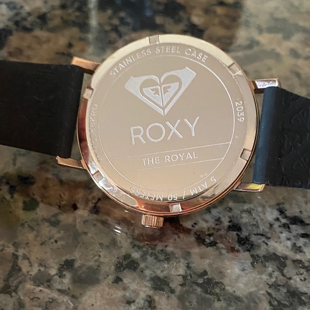ROXY | Watch - Picture 3 of 7